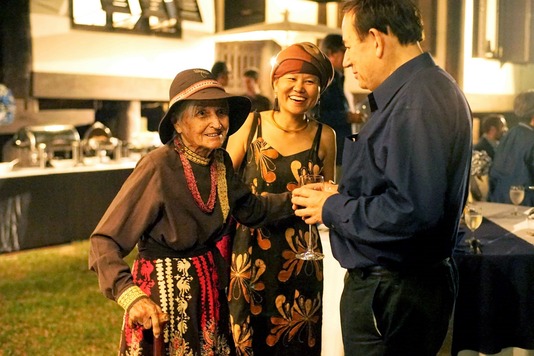 Otome Klein au Centre EFEO de Chiang Mai, avec sa fille Mimi Saeju et Yves Goudineau (décembre 2019)