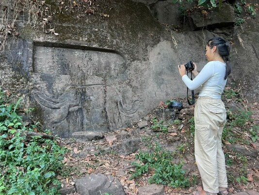 Relevé photogrammétrique de rochers sculptés proches du sanctuaire principal par Vissa Chanthaphasouk (© Projet CHAMPA).