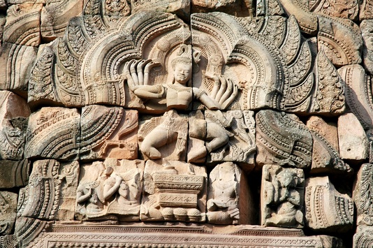 Shiva dansant tympan de l’avant-corps du sanctuaire central du temple de Phnom Rung, Xe-XIIe s., Thaïlande (2008, cliché : Éric Bourdonneau).