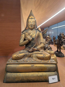 Bronze statuette of Lama Dpal ‘byor lhun Grub, undated, acquired between 1900 and 1935, possibly by Paul Pelliot. Collection of the EFEO, Paris.