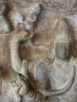 Le fleuve que reçoit Śiva dans sa chevelure, grotte de Trichy, fin du VIe siècle. Photo : G. Ravindran.